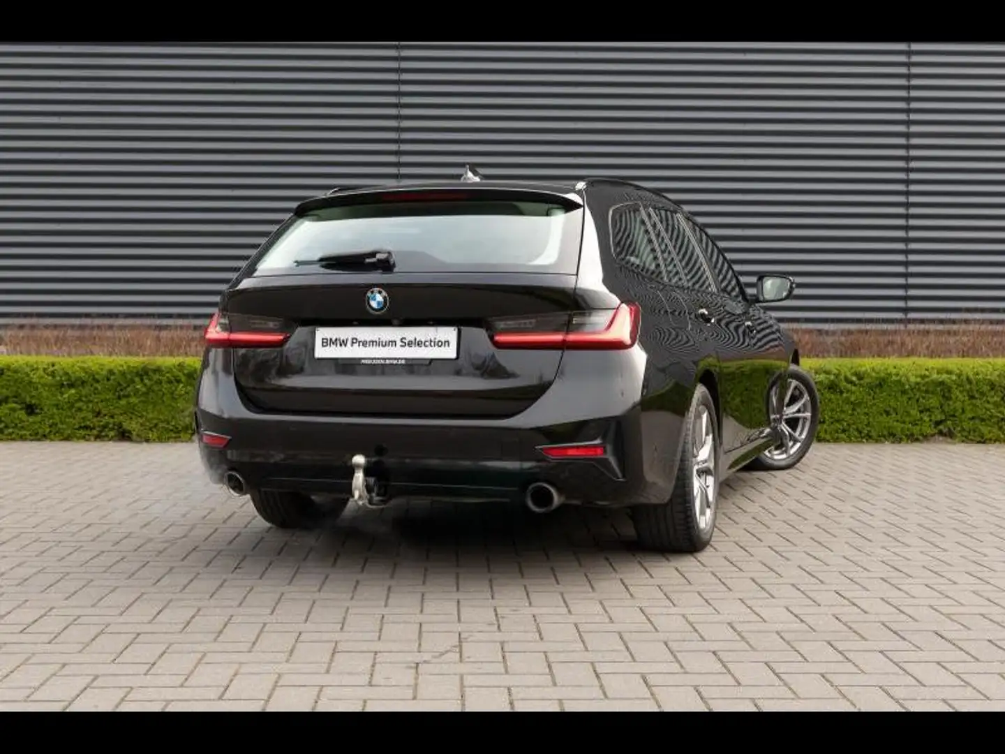 BMW 318 Touring 318i Touring Sport Line/Trekhaak Elektr./Z Zwart - 2