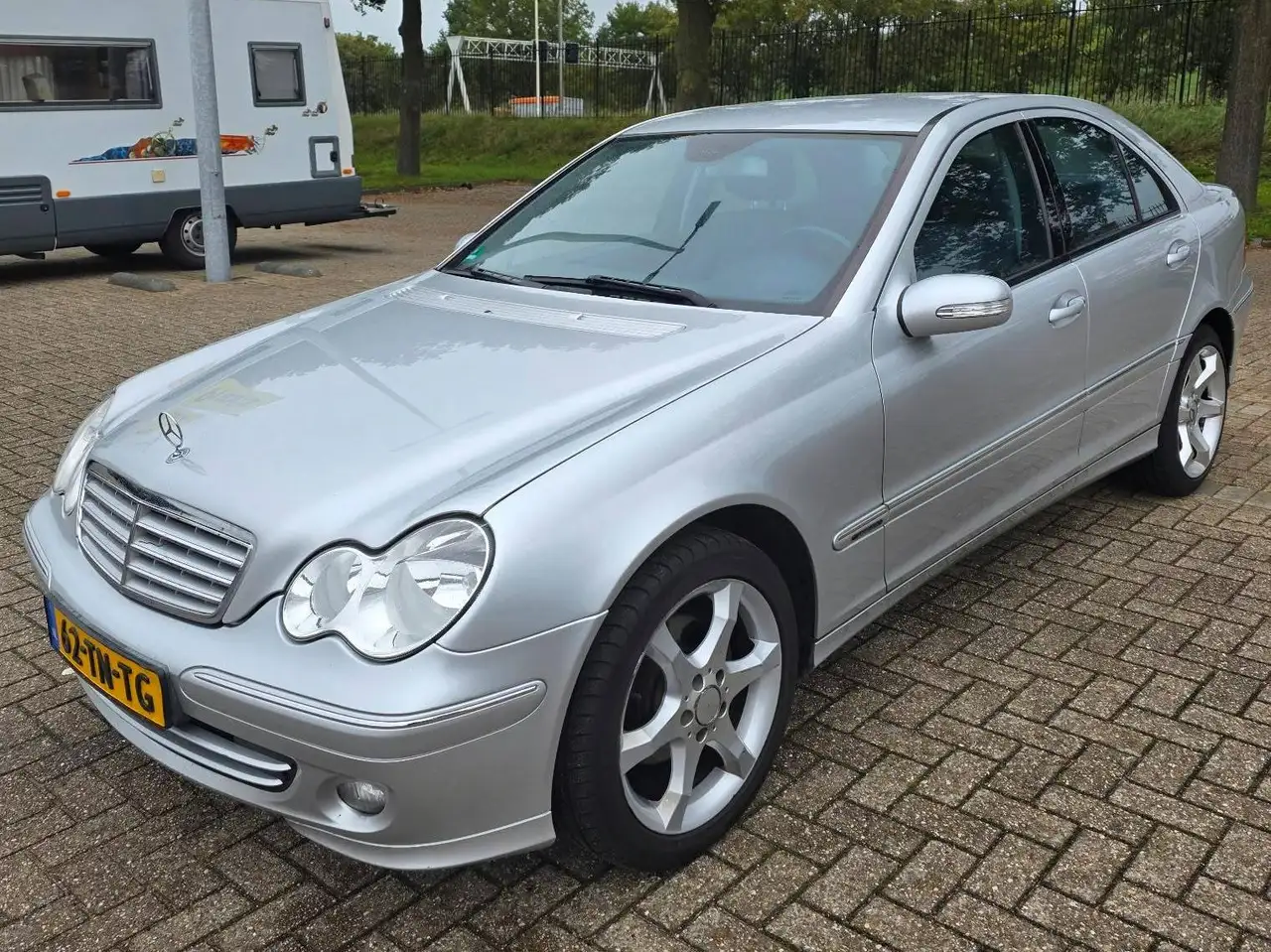 Mercedes-Benz C 200