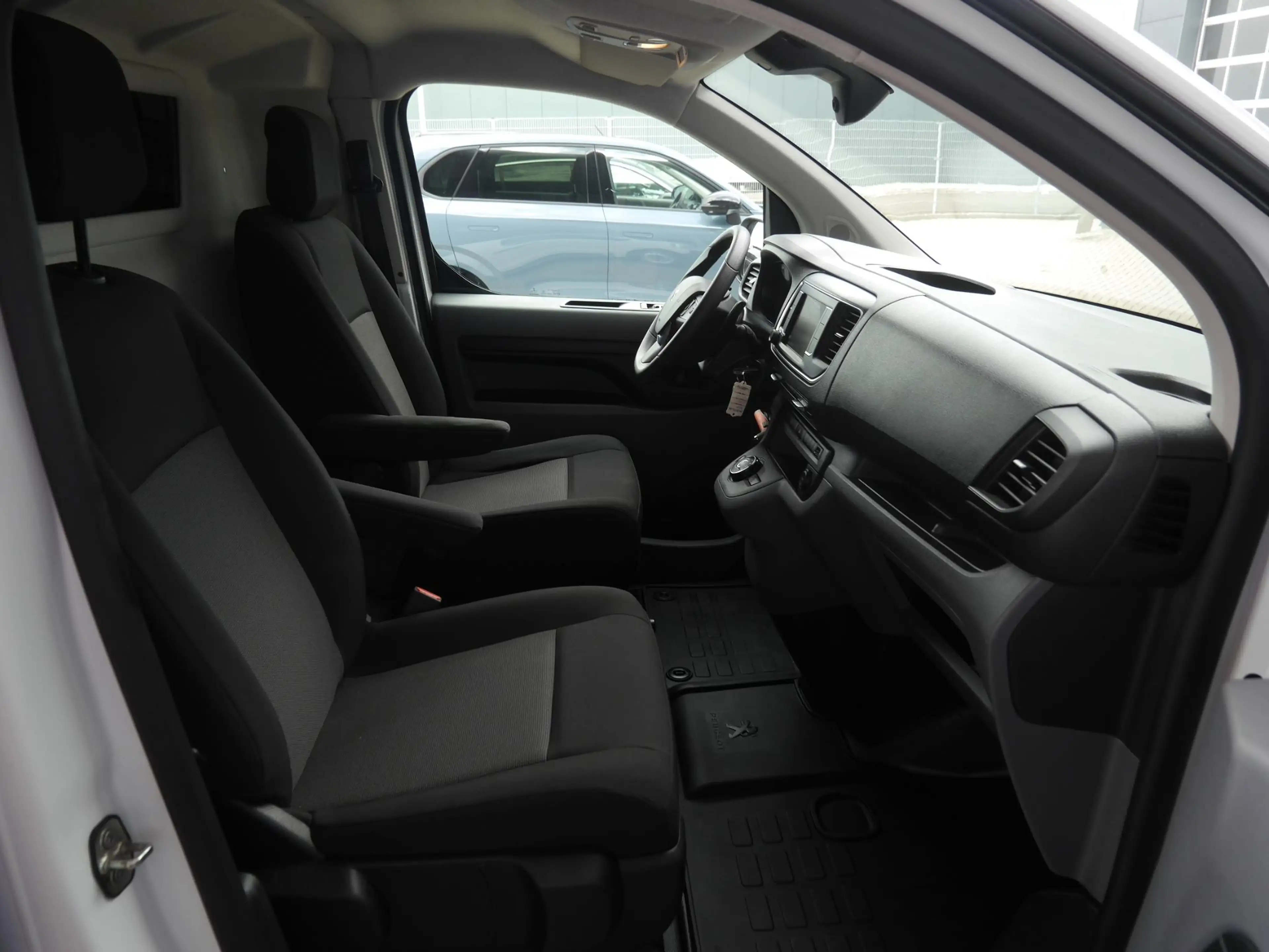 Peugeot Expert 2.0 BlueHDI 145 Standard Premium | 2x Schuifdeur | — photo 8