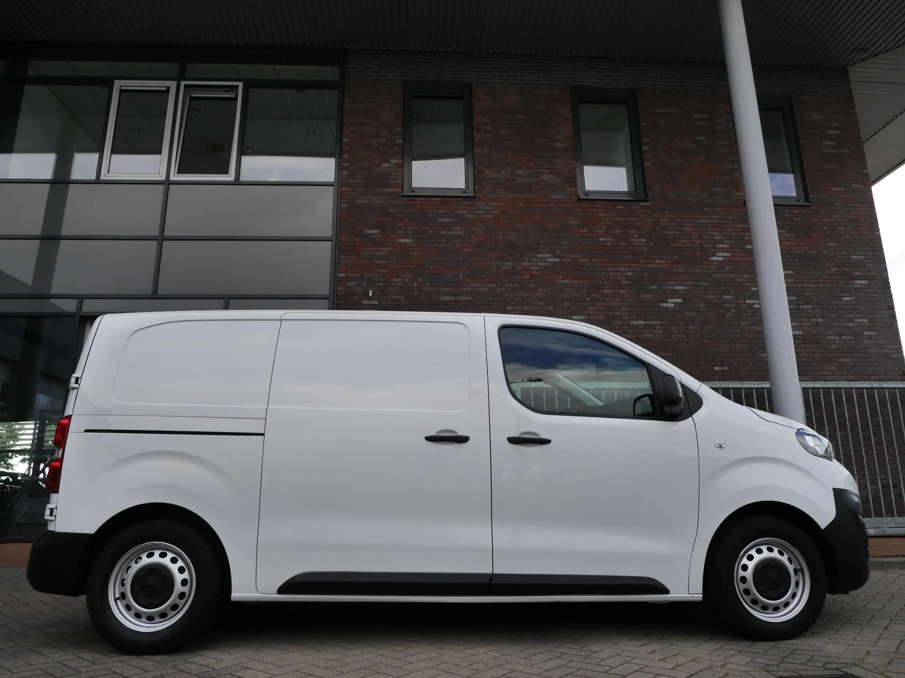 Peugeot Expert 2.0 BlueHDI 145 Standard Premium | 2x Schuifdeur | — photo 2