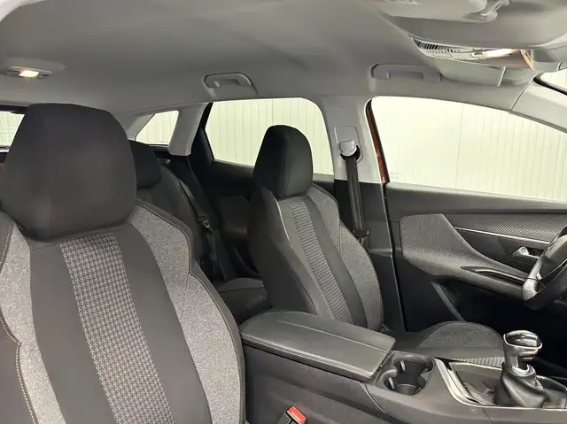 Peugeot 3008 view 11