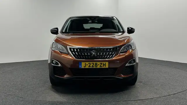 Peugeot 3008 view 5
