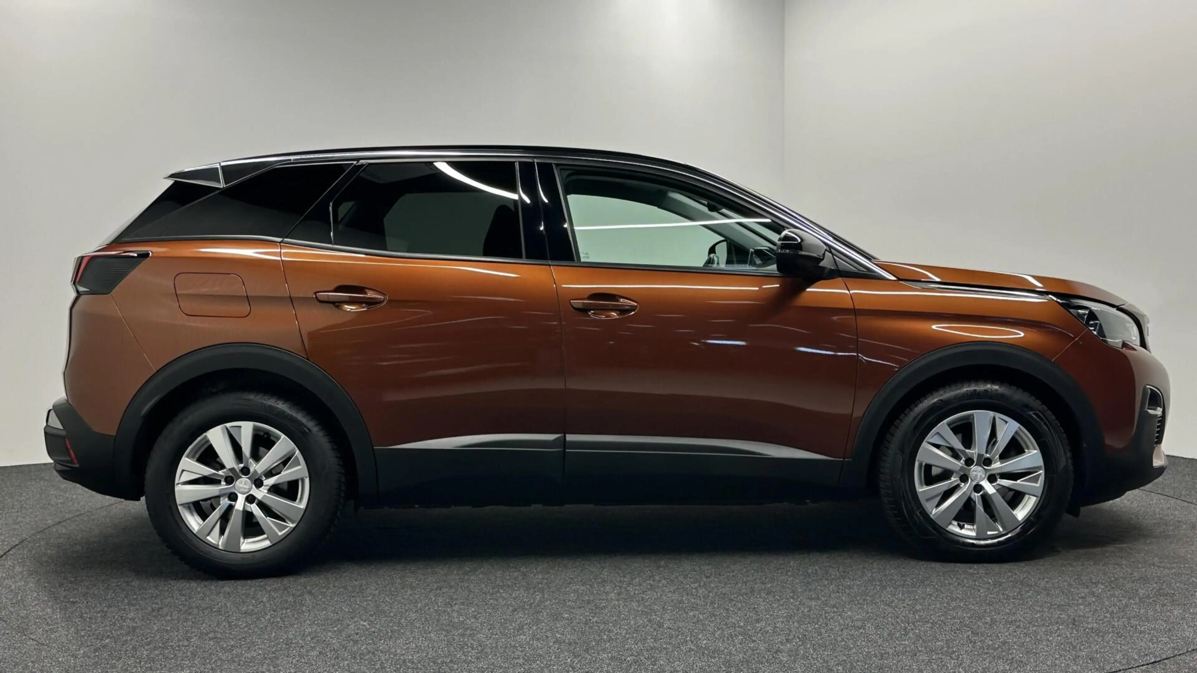 Peugeot 3008 1.2 PureTech Blue lease Executive Avantage NAVI CA — photo 8