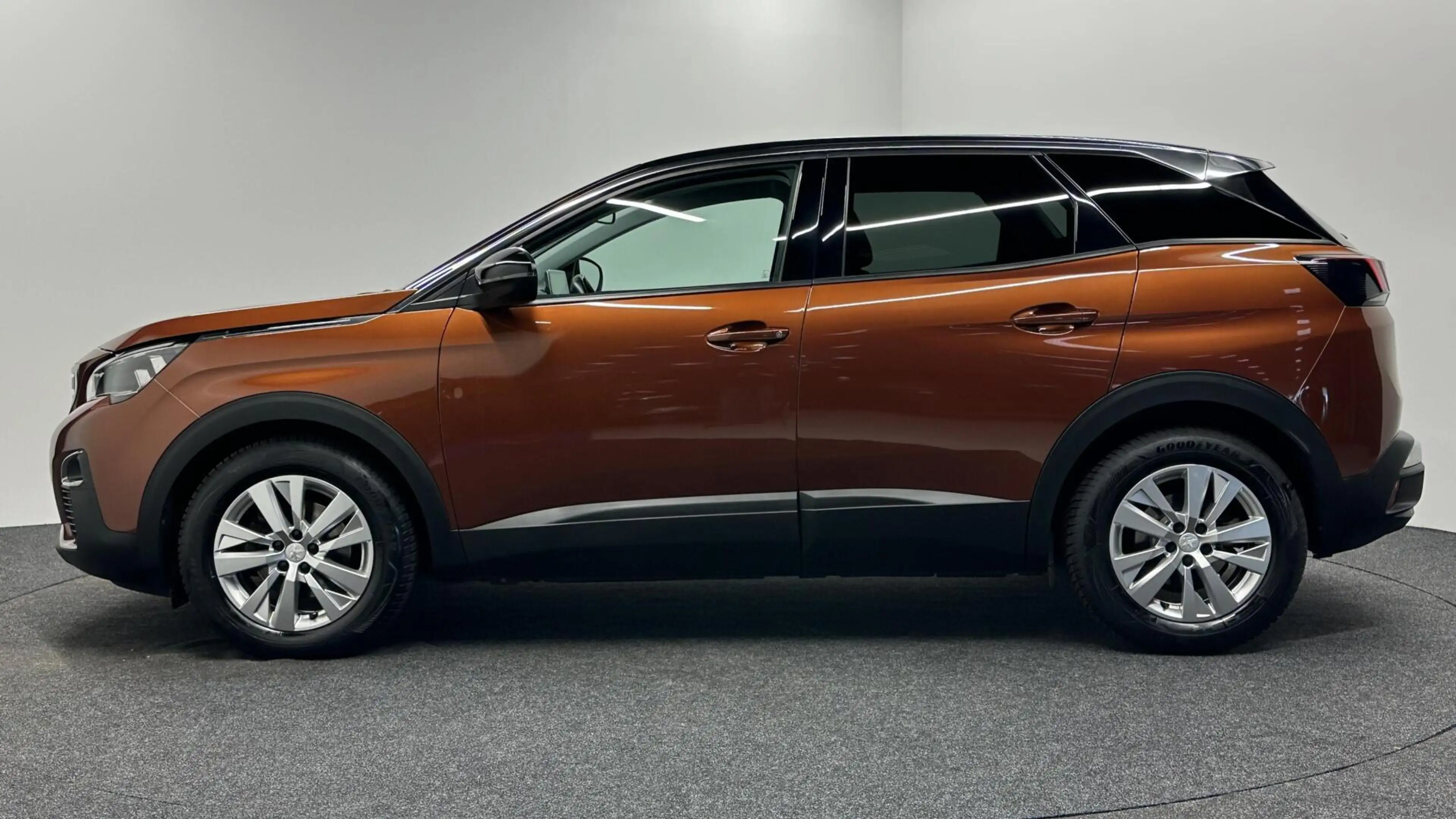 Peugeot 3008 1.2 PureTech Blue lease Executive Avantage NAVI CA — photo 7