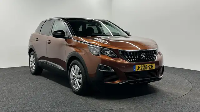 Peugeot 3008 view 3