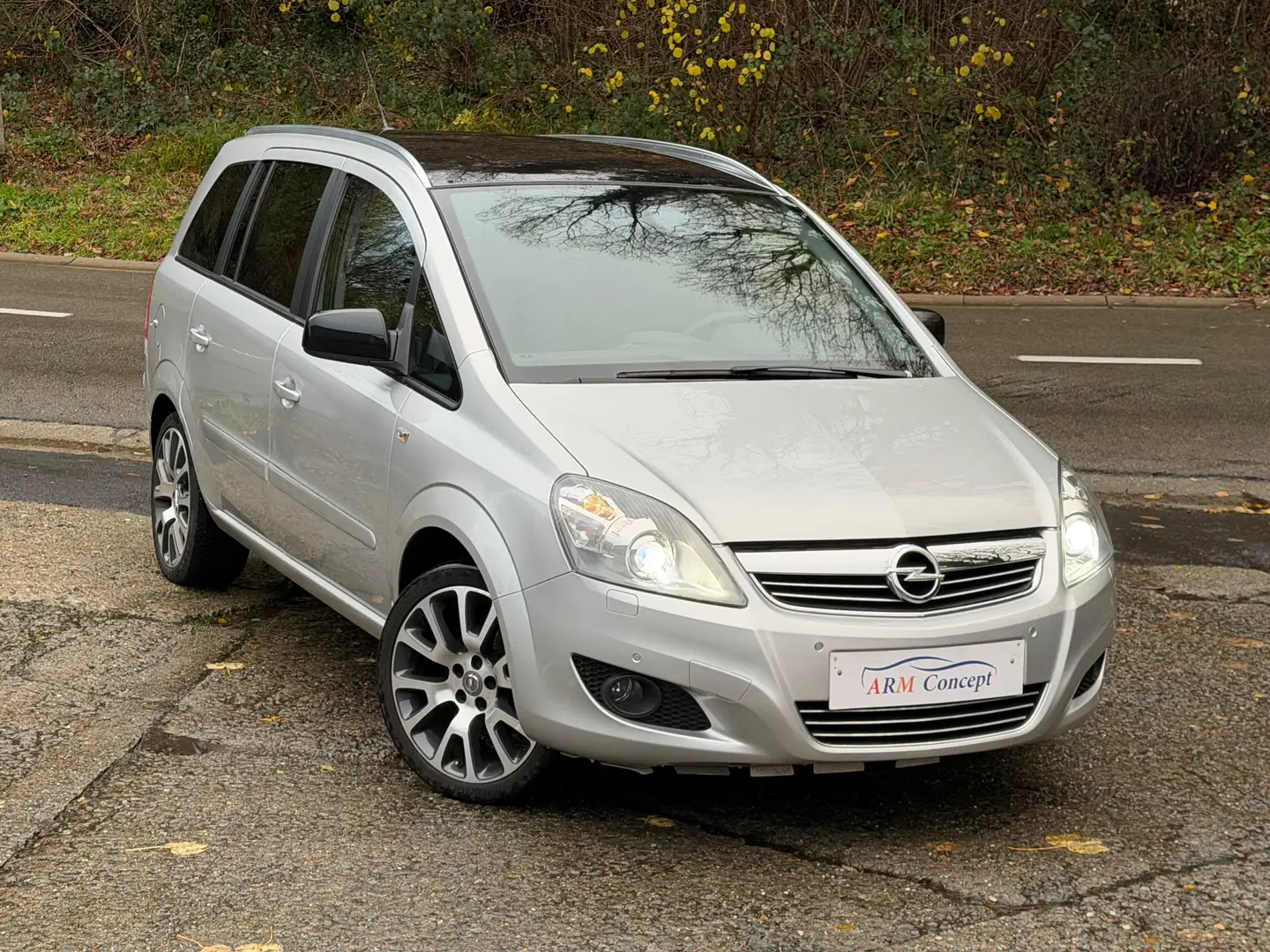 Opel Zafira Zafira 1.8 Essence 11/2012 7places Garantie 1 an Grijs - 2