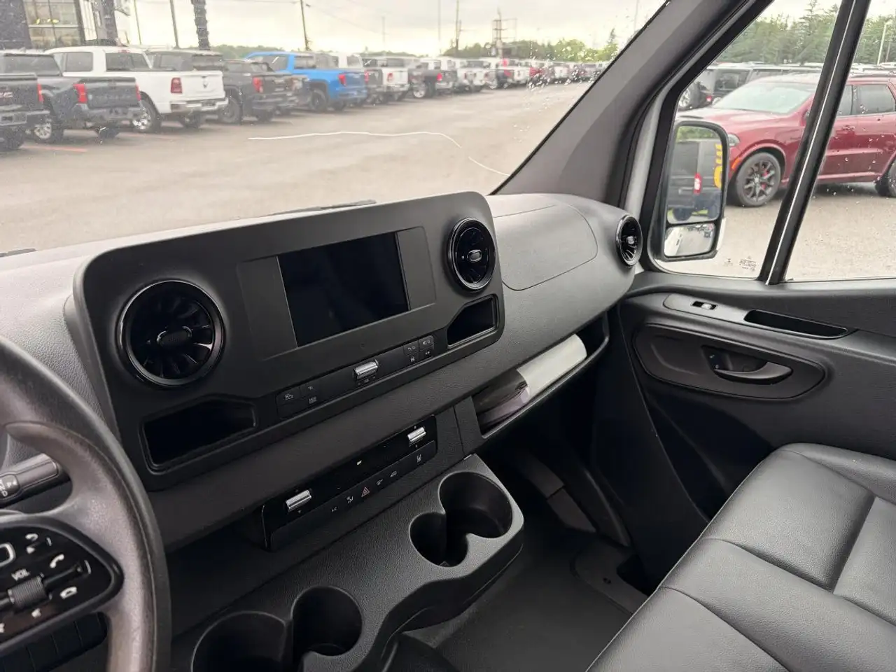 Mercedes-Benz Sprinter снимка Mercedes-Benz Sprinter