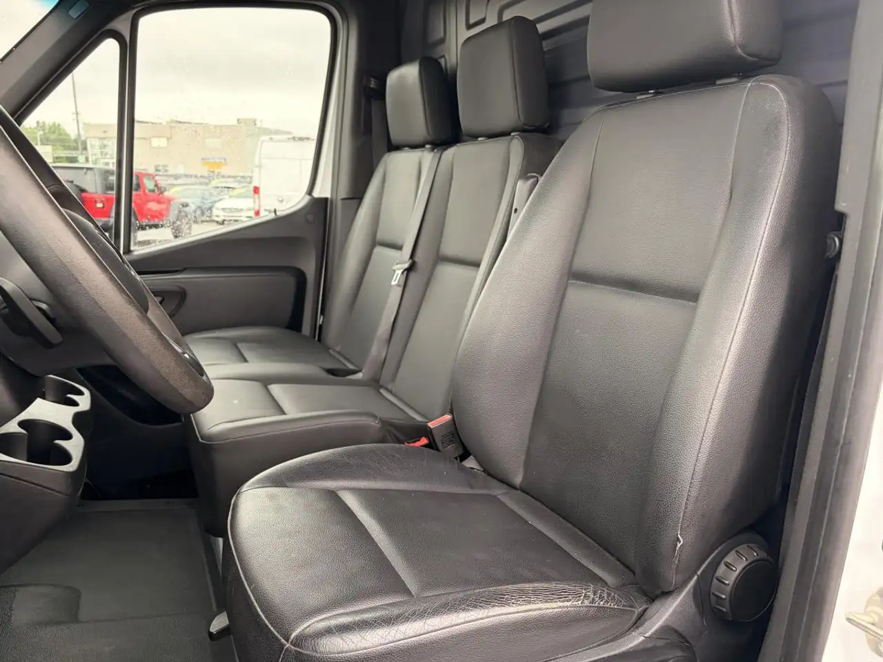 Mercedes-Benz Sprinter снимка Mercedes-Benz Sprinter