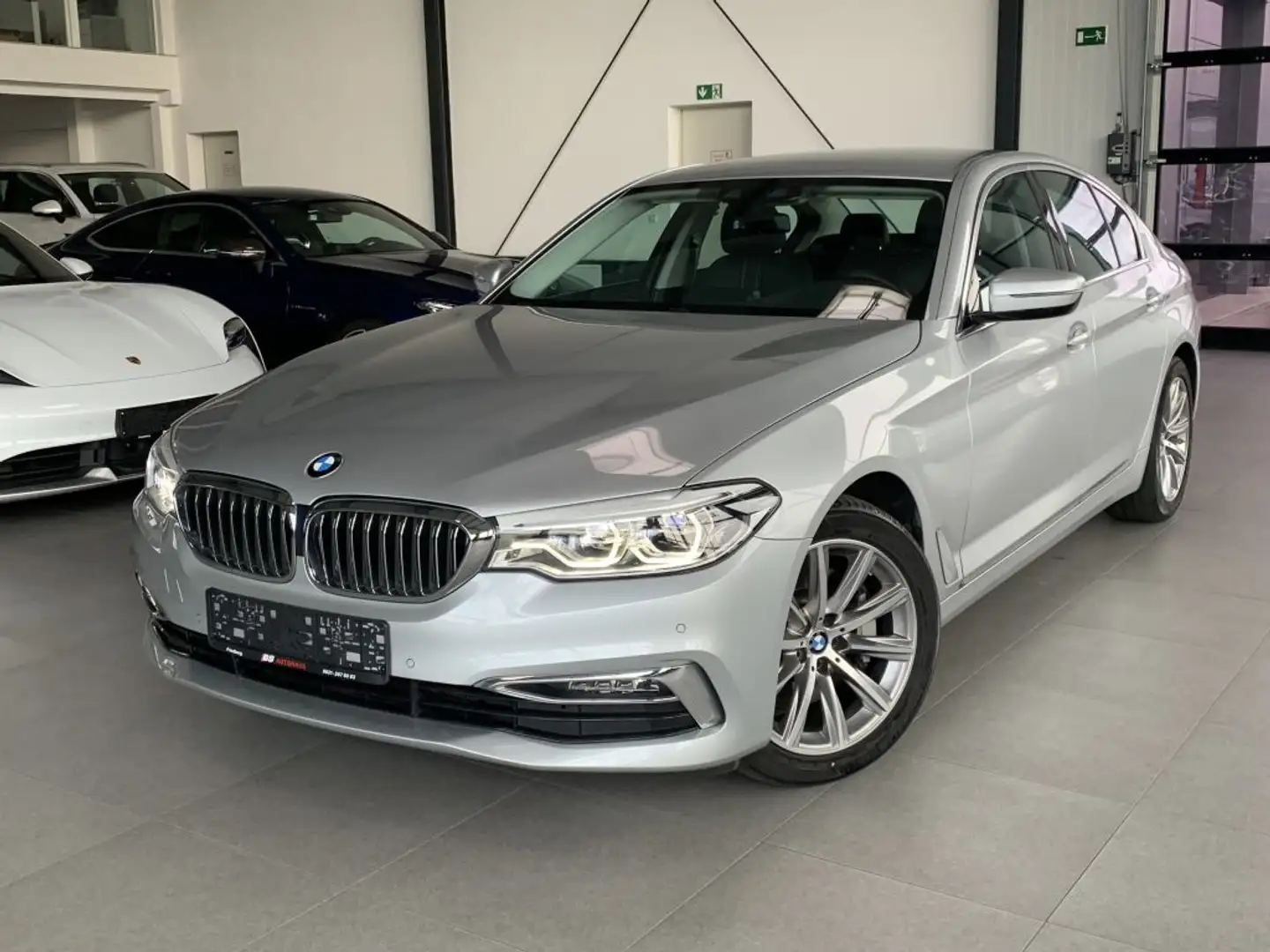 BMW 525 525d Aut. Luxury Line Inno.Paket Ad.LED AHK Harman - 2