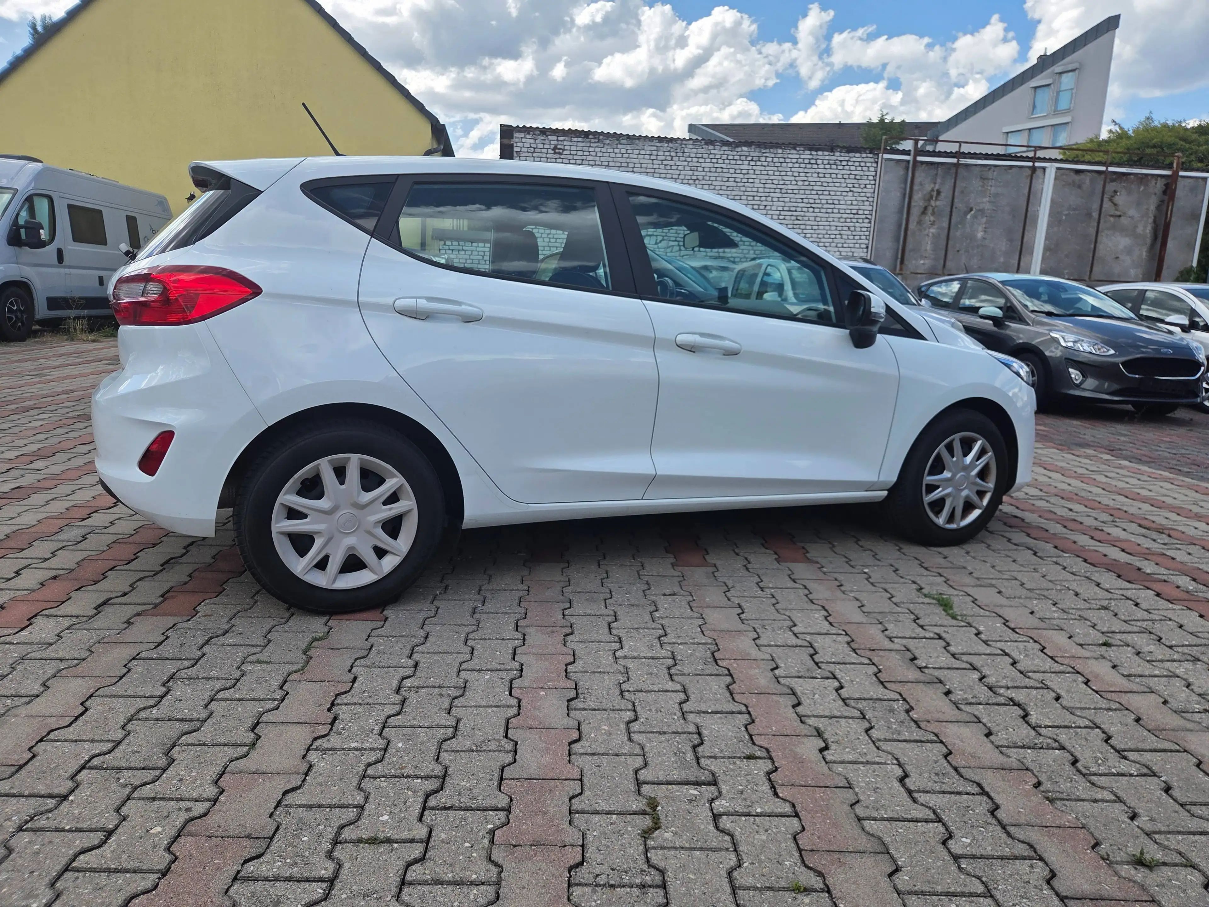 Ford Fiesta Trend — photo 5