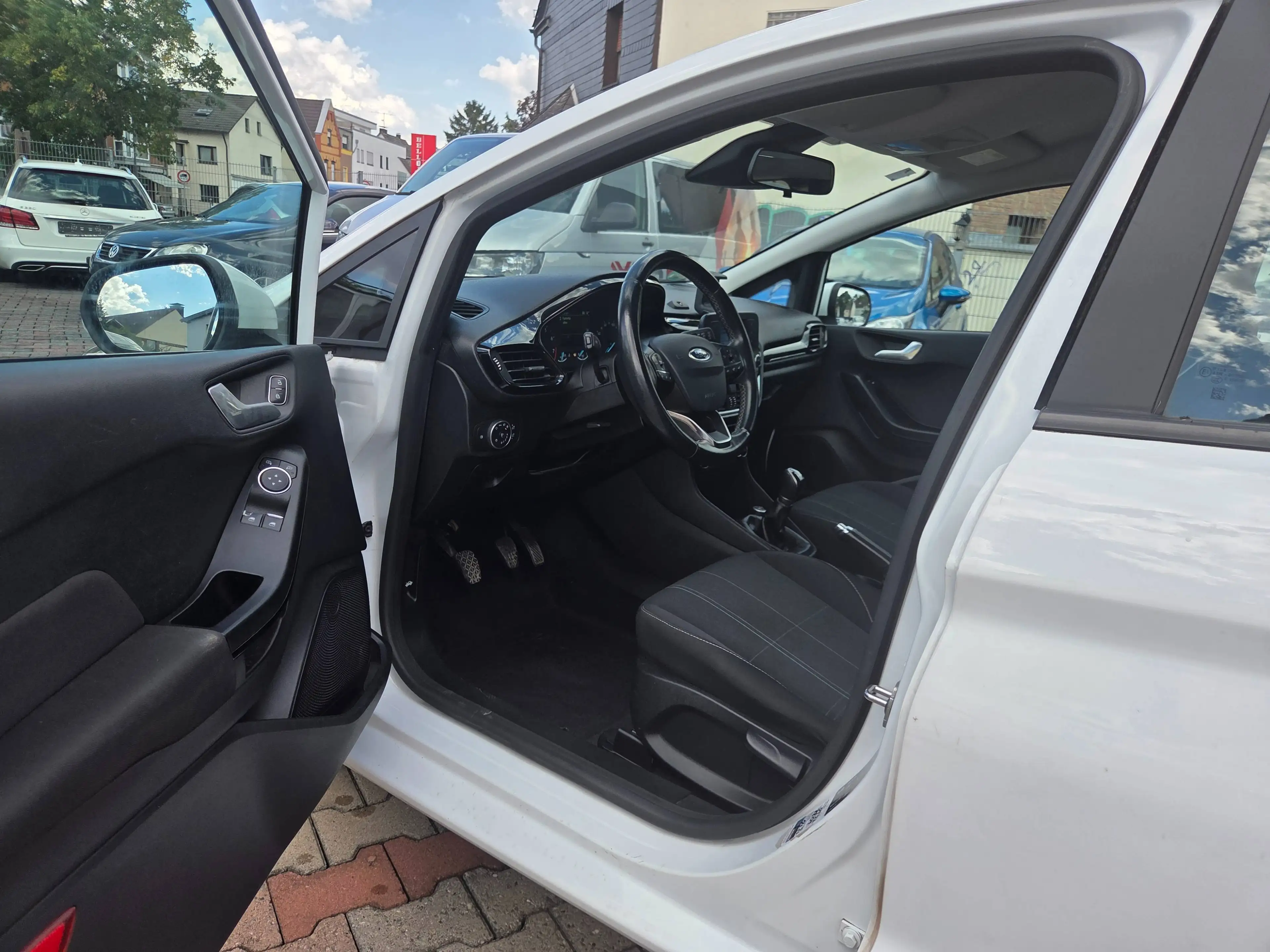 Ford Fiesta Trend — photo 7