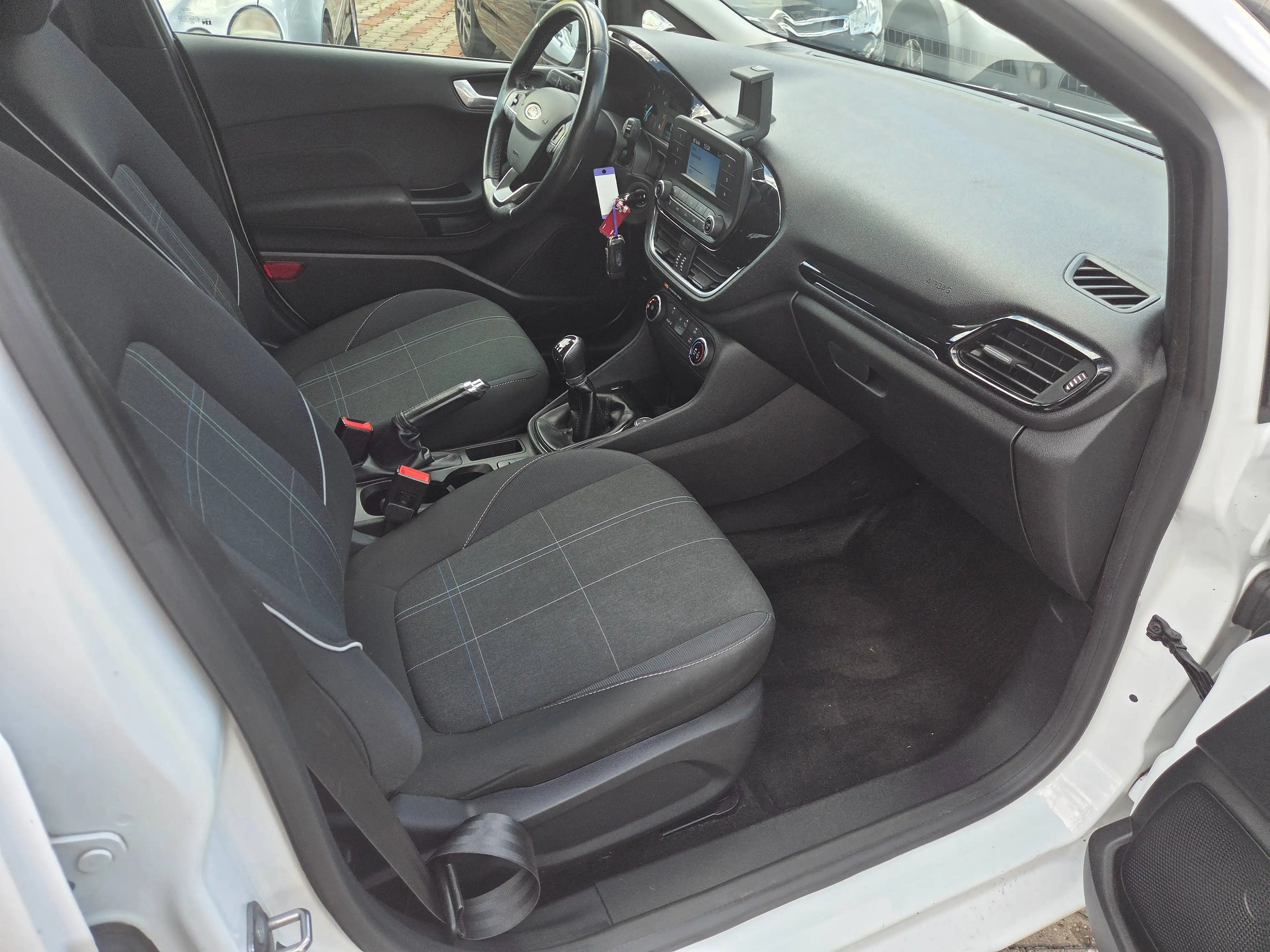 Ford Fiesta Trend — photo 4