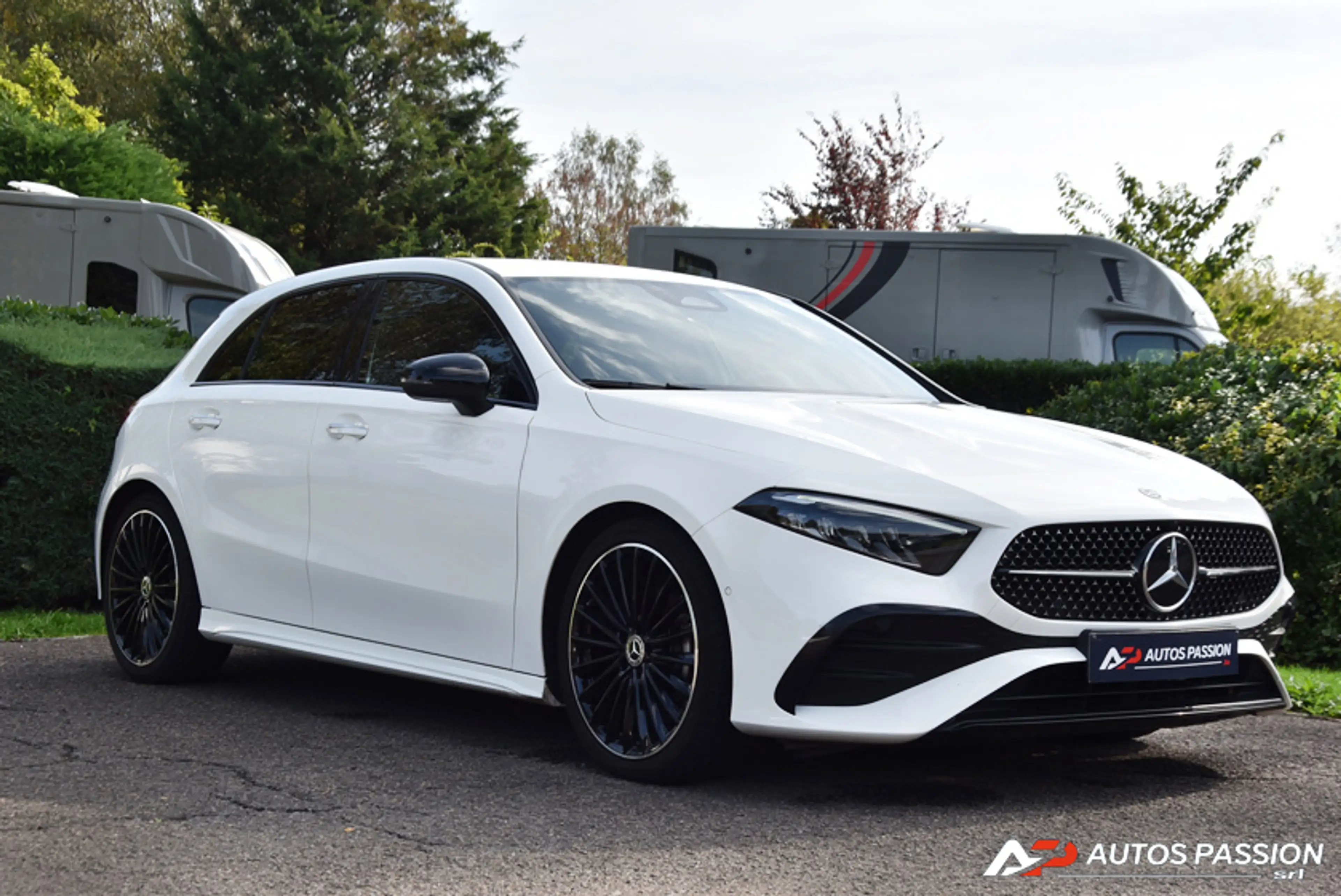 Mercedes-Benz A 180 AMG Facelift | Line Shadow Line & Light Pack | Jantes 19" — photo 2