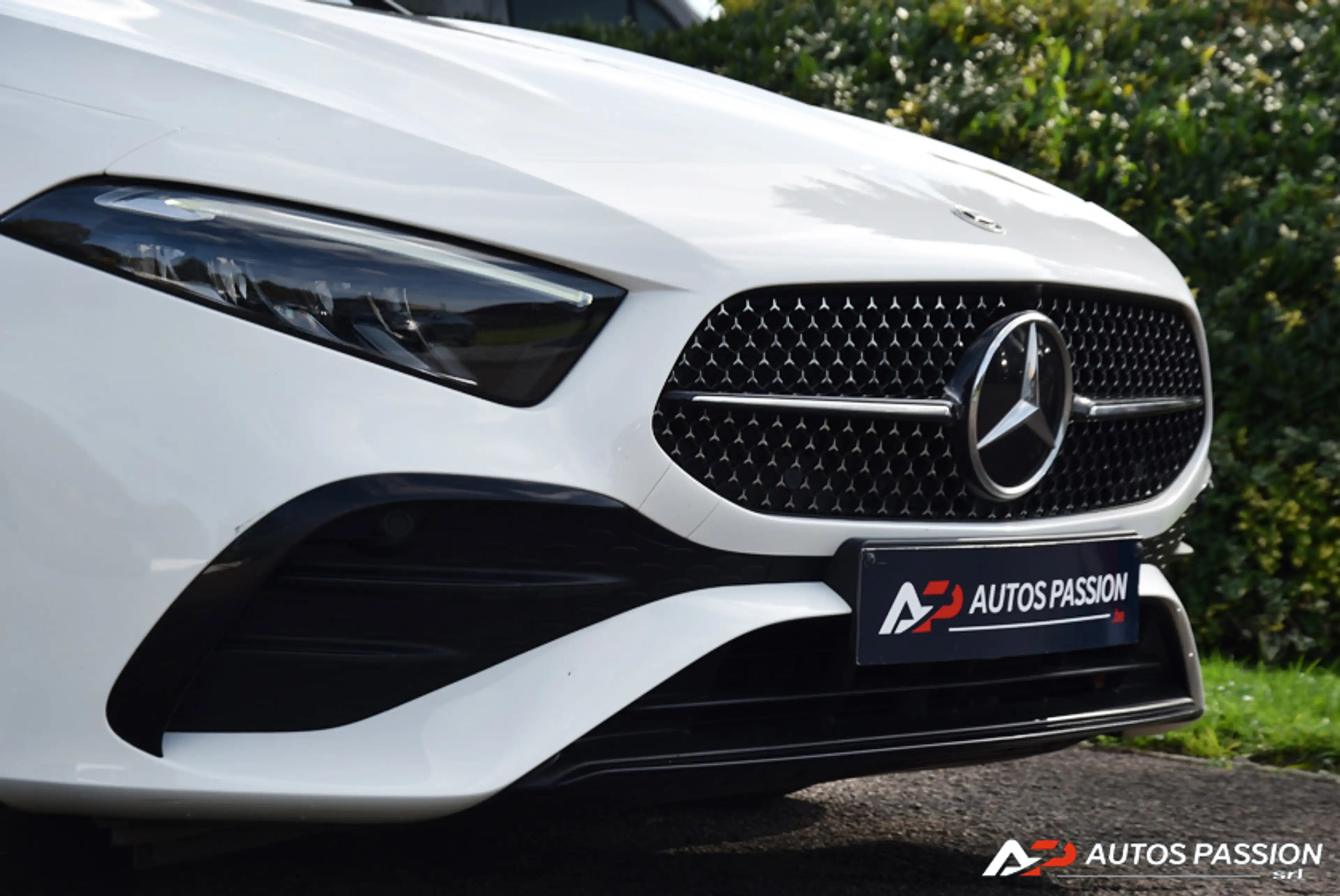 Mercedes-Benz A 180 AMG Facelift | Line Shadow Line & Light Pack | Jantes 19" — photo 8