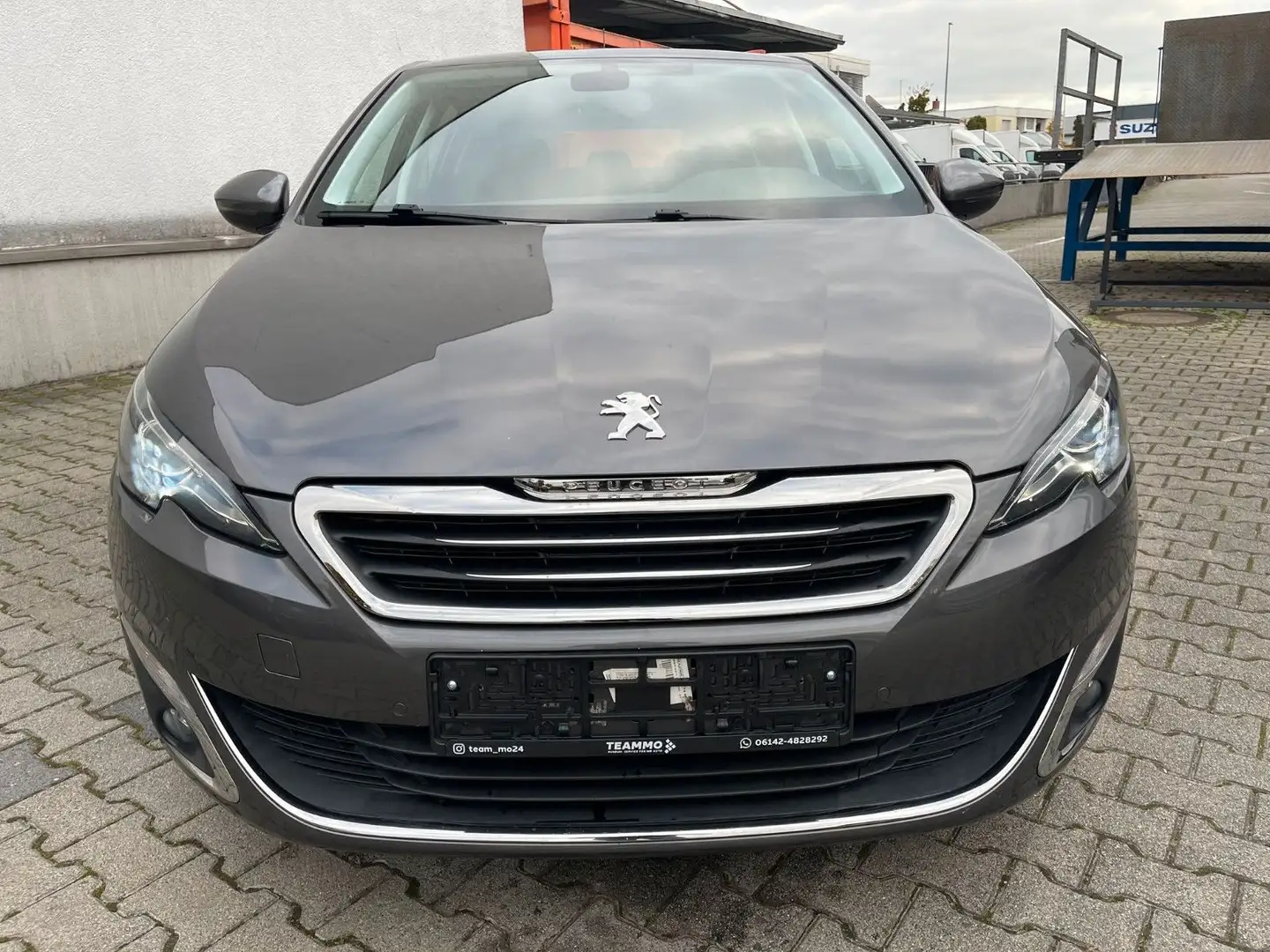 Peugeot 308 Allure AB 99€|1.HD|KAMERA|LED|SHZ Gris - 2