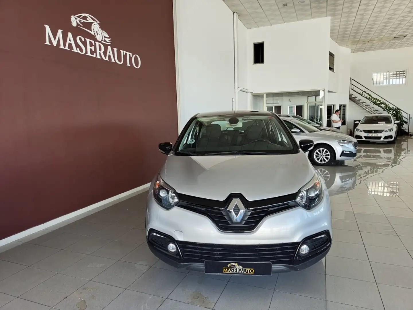 Renault Captur 1.5dCi E.eco2 S&S SL Adventure 90 Gris - 1