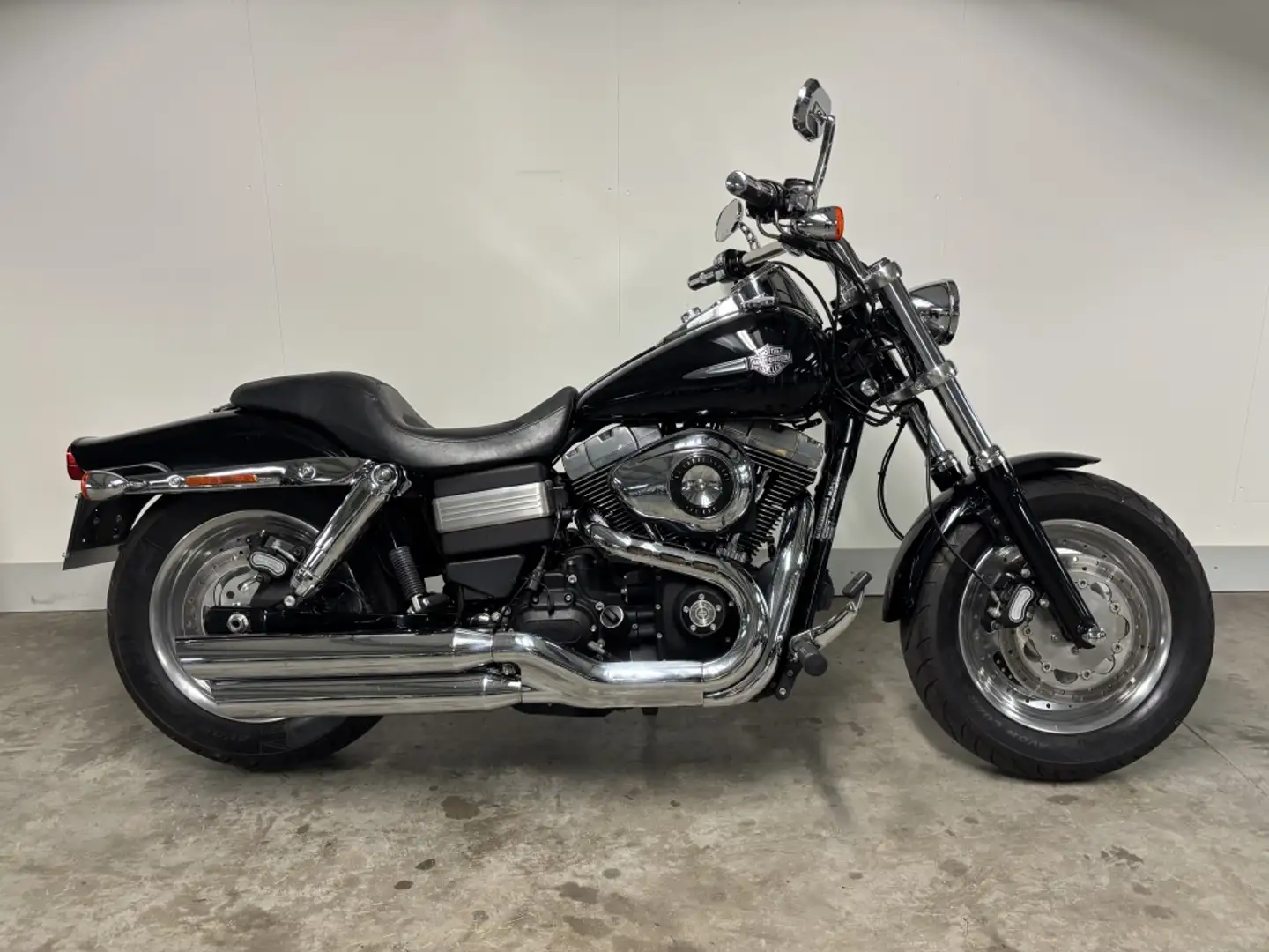 Harley-Davidson Dyna Fat Bob FXDF Negru - 1