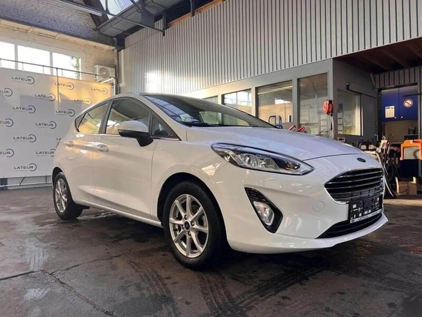 Ford Fiesta Titanium 1.0i EcoBoost 95pk / 70kW M6 - 5d Blanc - 2