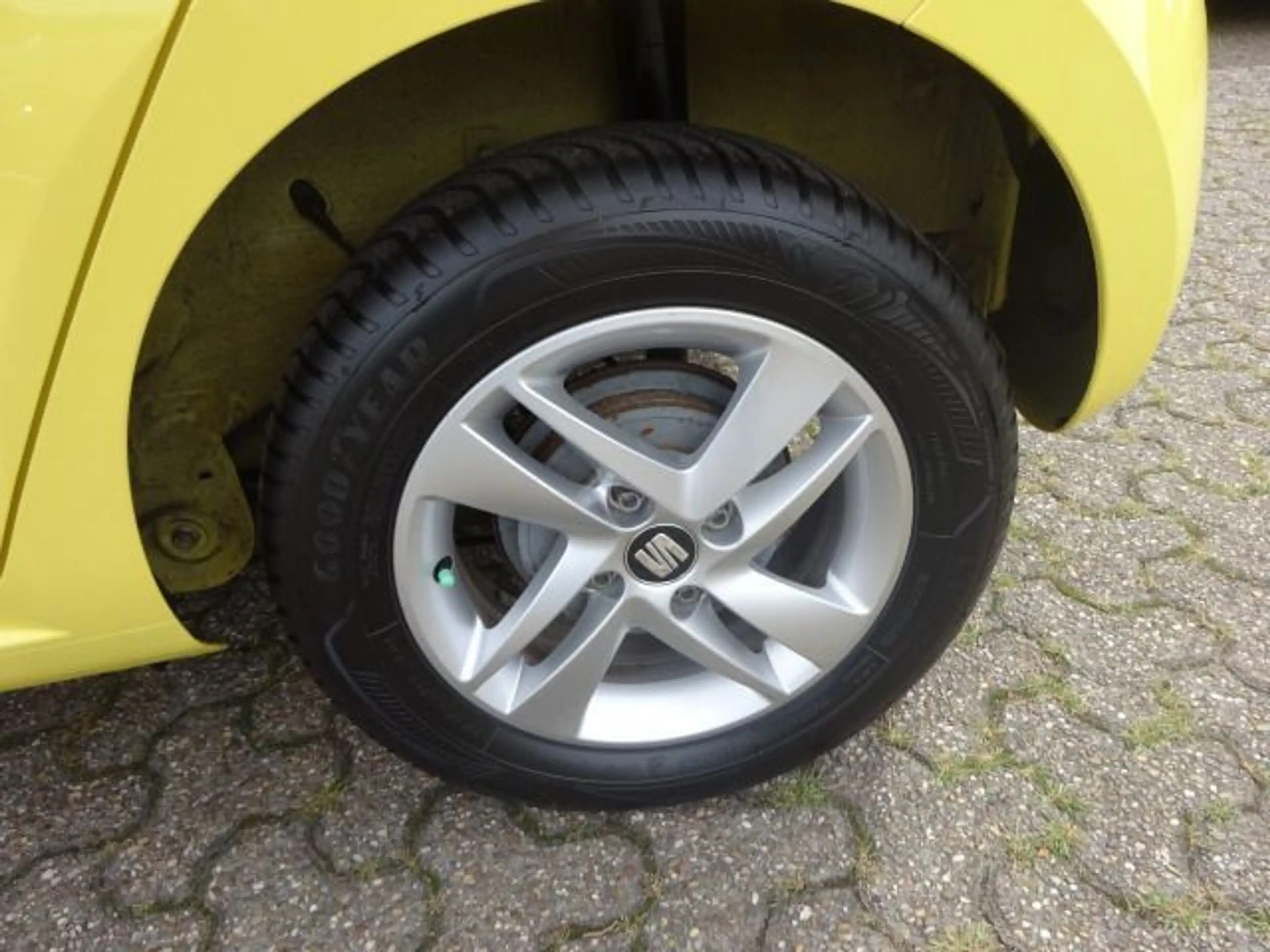 SEAT Mii 1.0 Chic SHZ Navi PDC — photo 9
