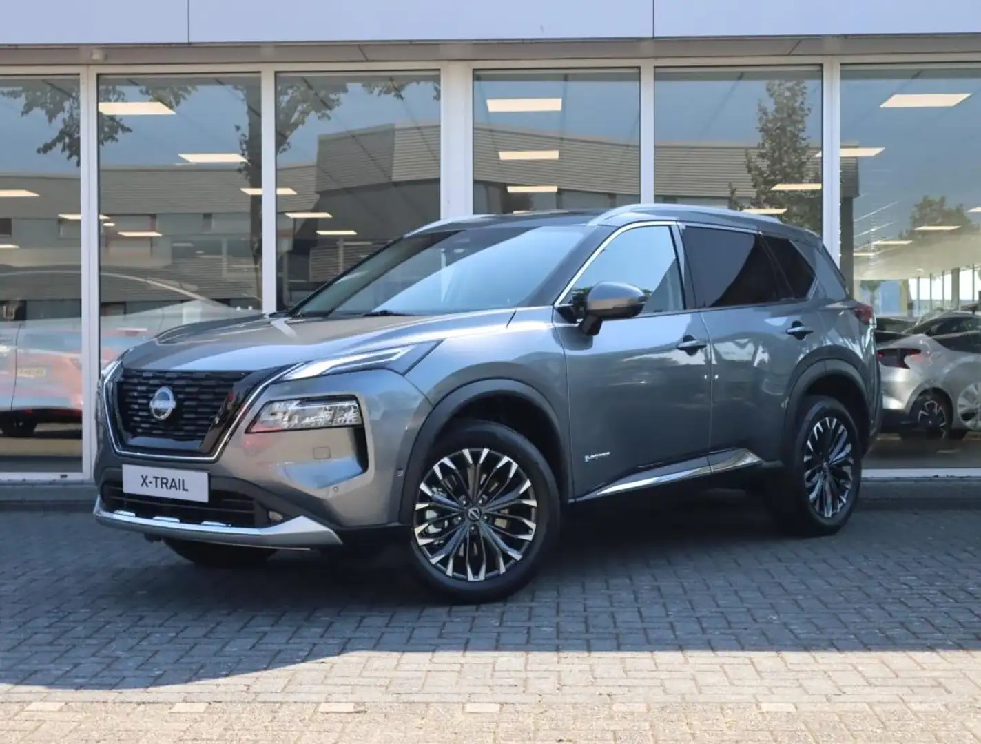 Nissan X-Trail 1.5 e-Power Tekna | Panoramadak | Lederen Bekl. | Grau - 2