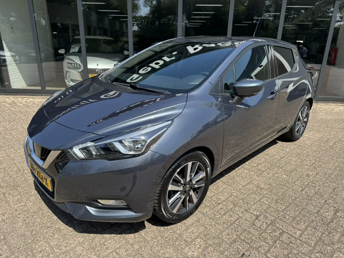 Nissan Micra 0.9 IG-T N-Connecta*Navi*Camera* Grijs - 2