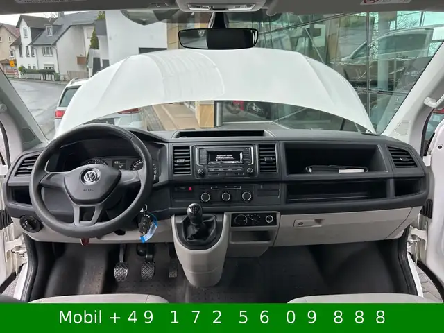 Volkswagen Transporter view 15