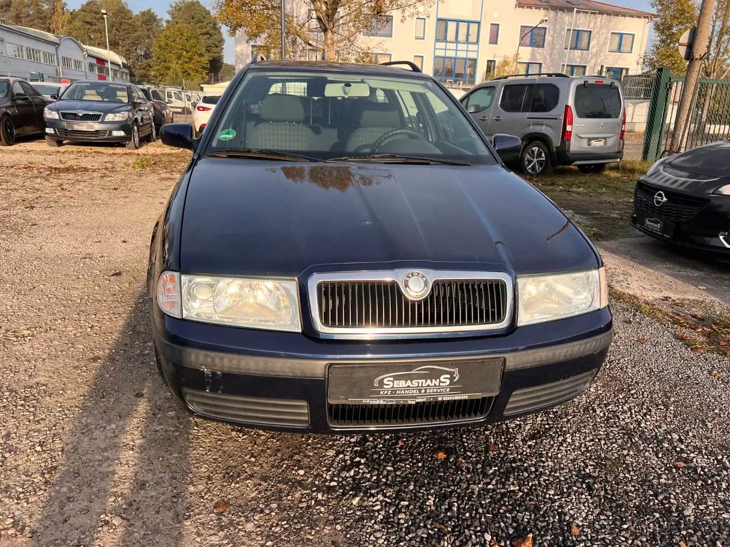 Skoda Octavia Combi 1.6 Ambiente Tüv 12/2025 Bleu - 2