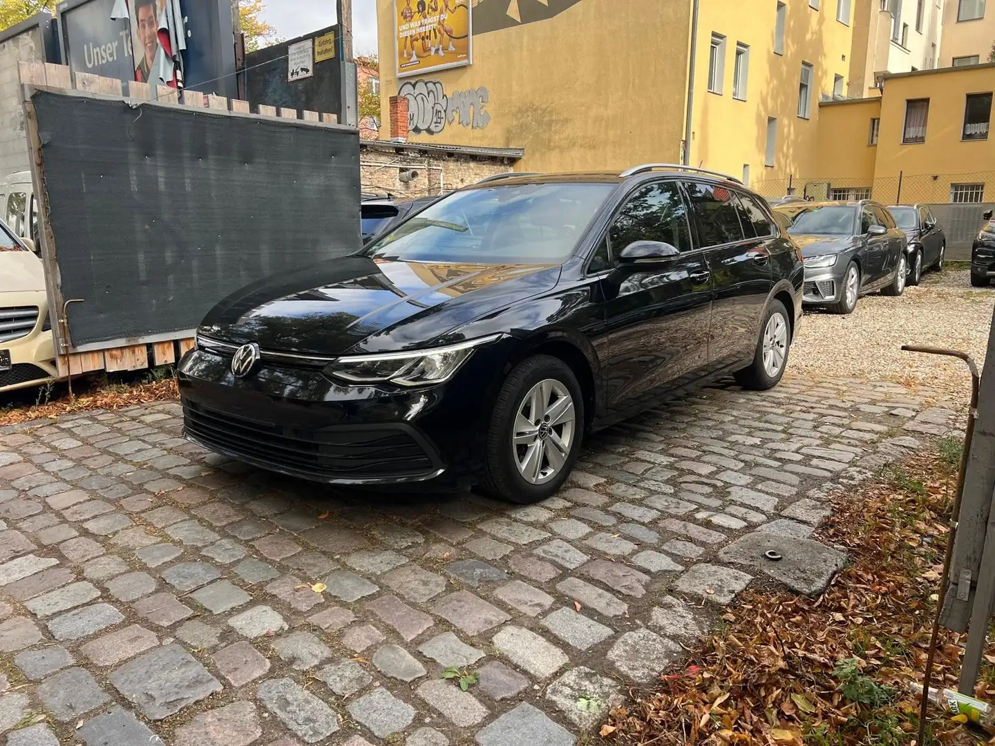 Volkswagen Golf VIII TDI Variant Life Automatik Zwart - 2