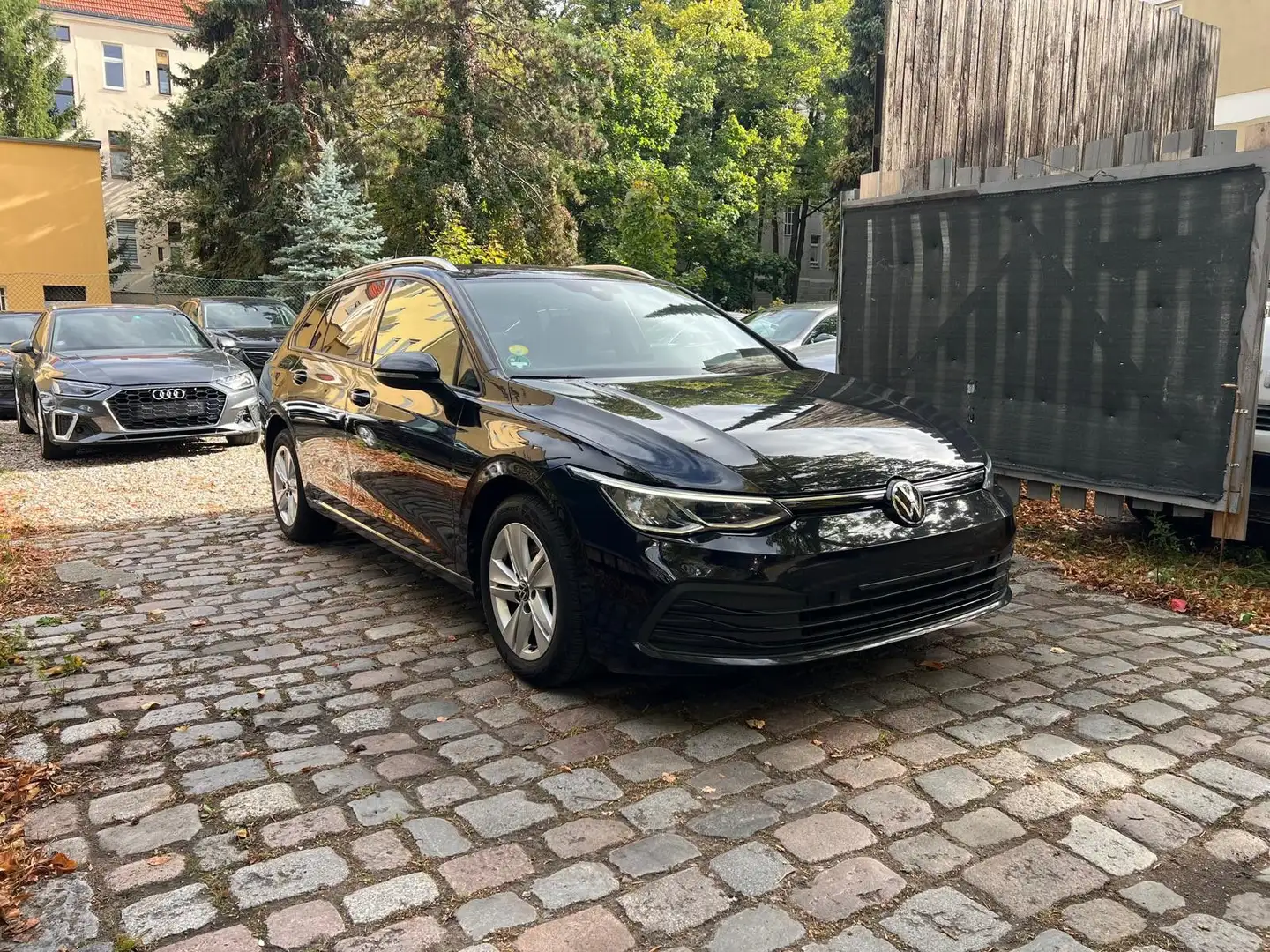 Volkswagen Golf VIII TDI Variant Life Automatik Zwart - 1