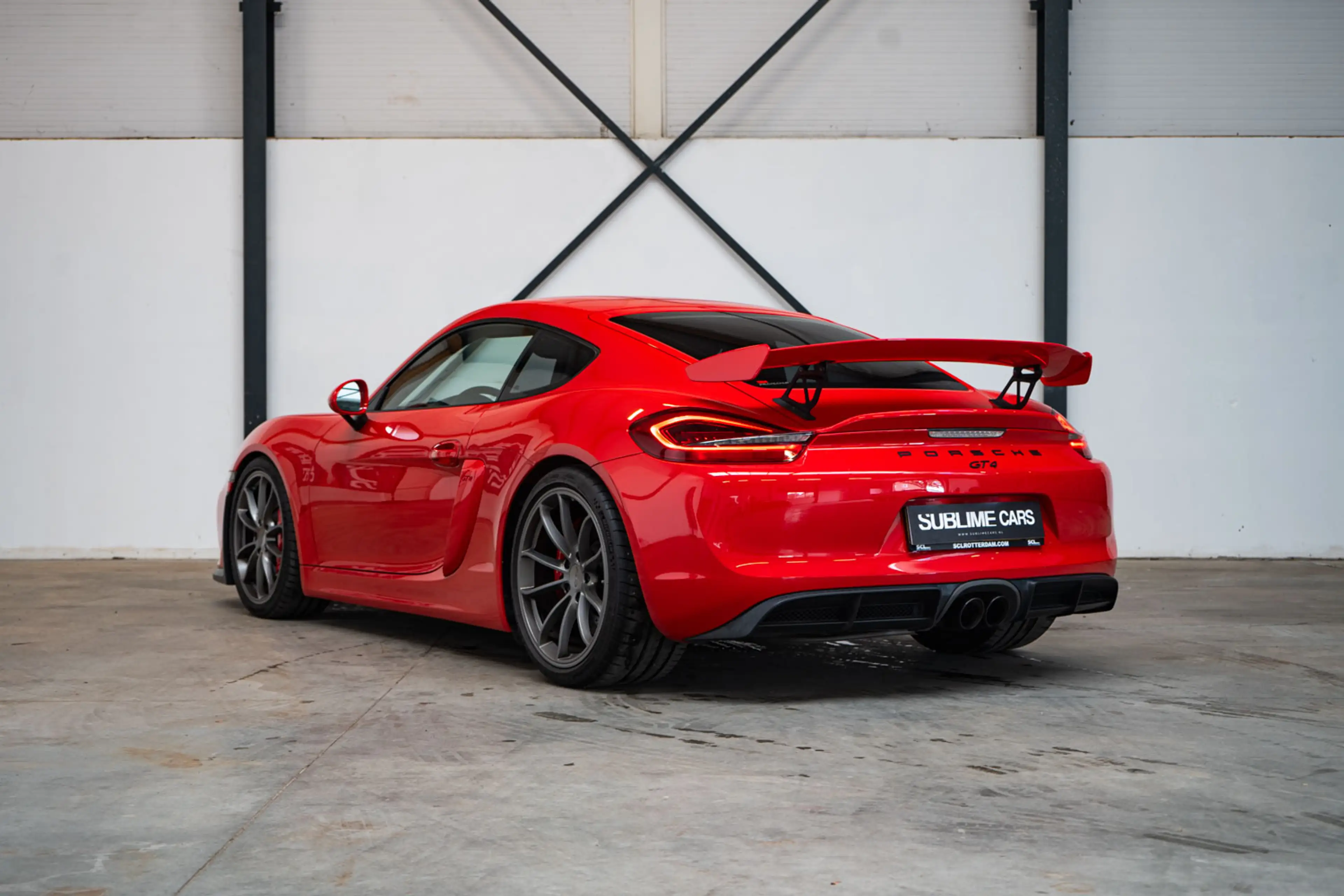Porsche Cayman GT4 | 3.8 Handgeschakeld | Carmine Red | Carbon In — photo 3