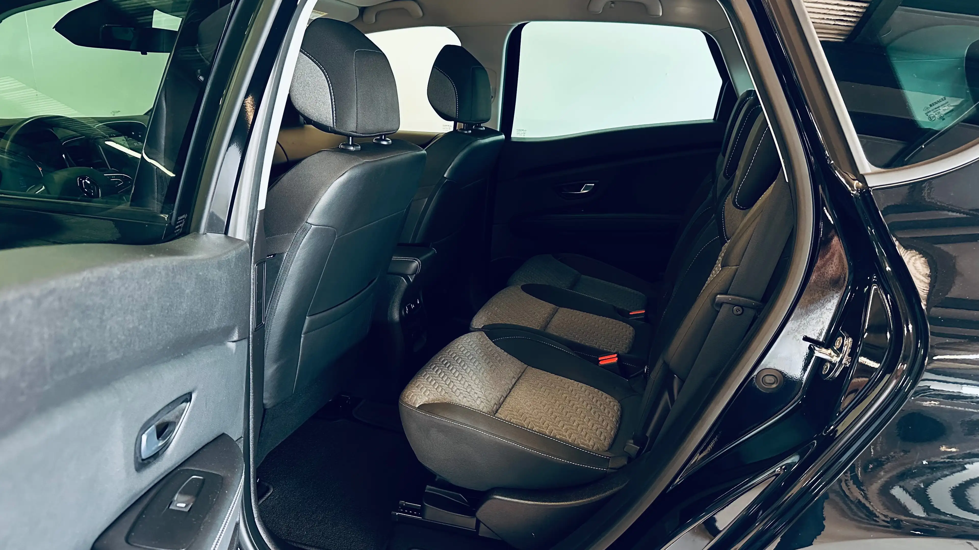 Renault Scenic 1.33 TCe Limited CAMERA PDC NAVI BLUETOOTH LIM CLIM BIZONE — photo 7