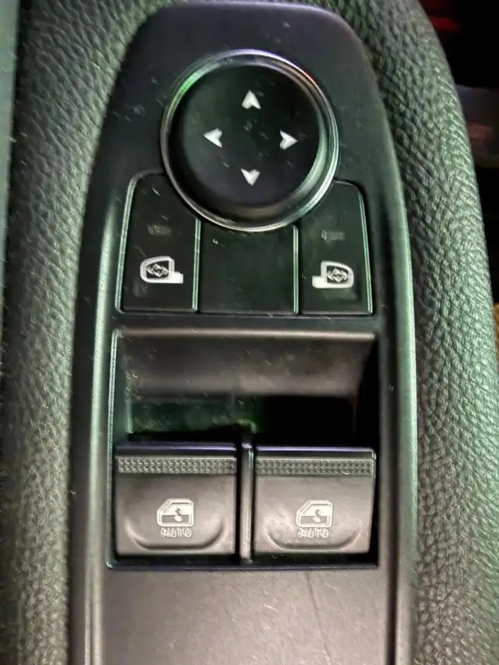 Renault Clio Citadine 5 portes — photo 34