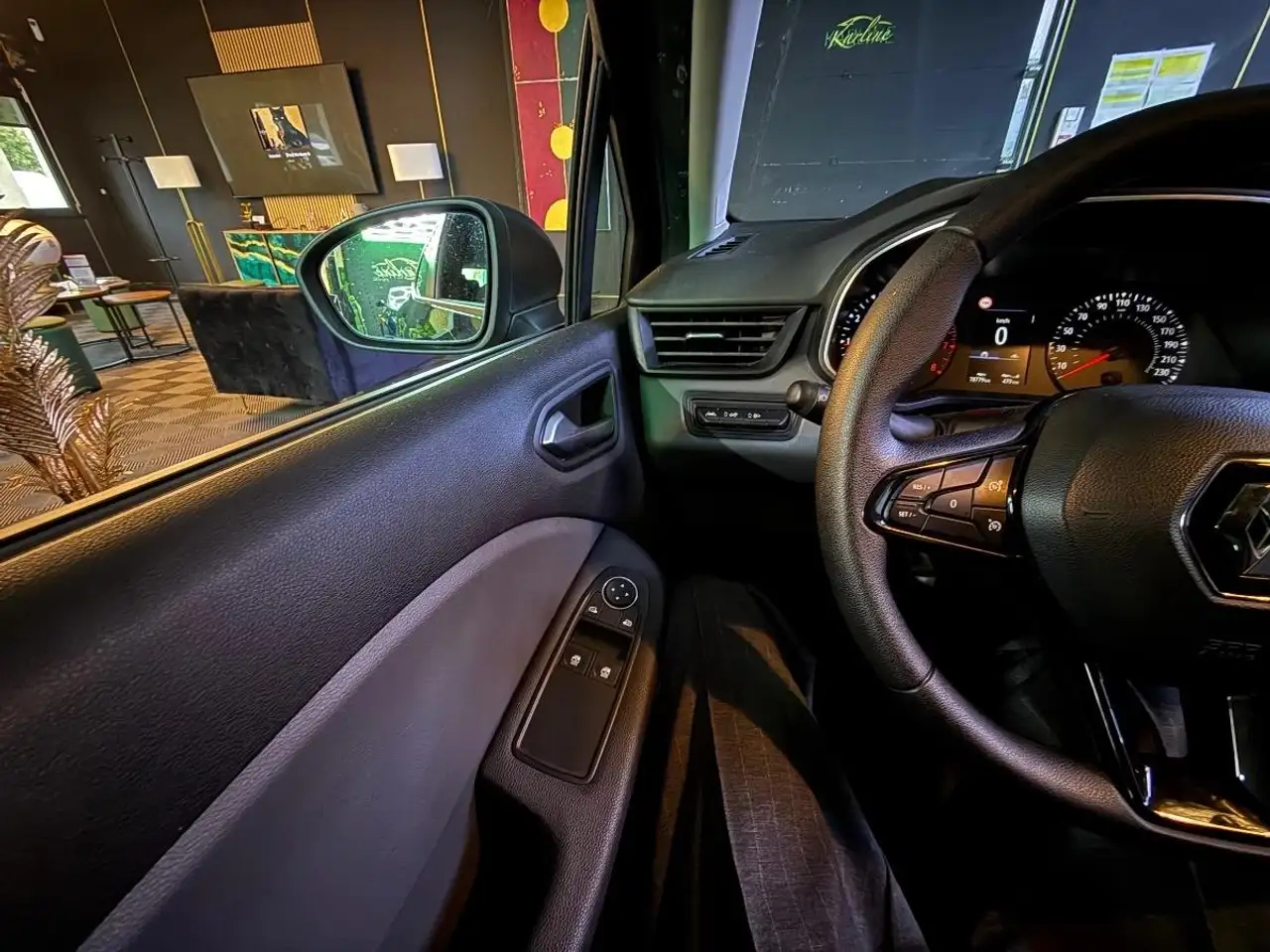 Renault Clio Citadine 5 portes — photo 22