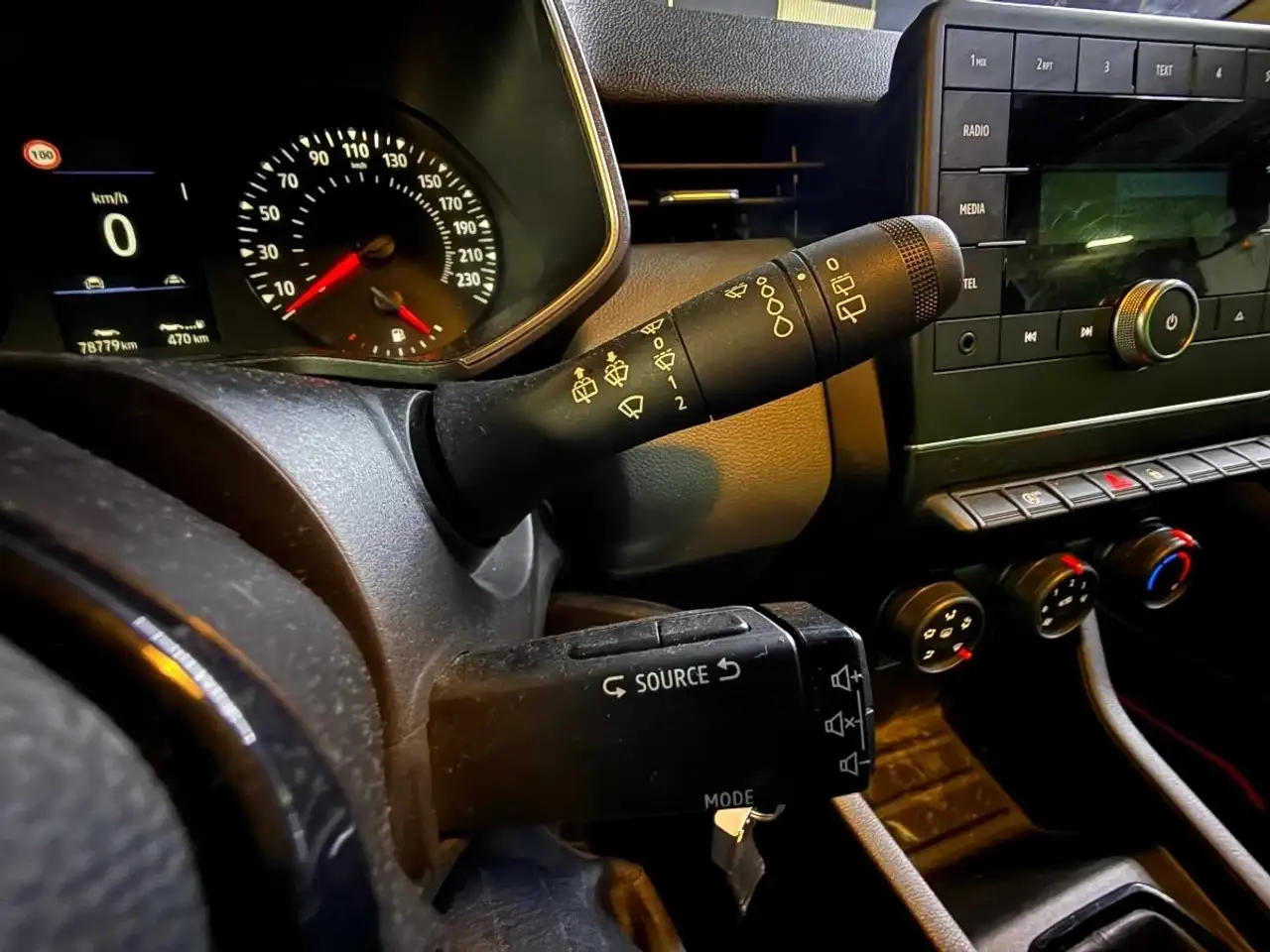 Renault Clio Citadine 5 portes — photo 27