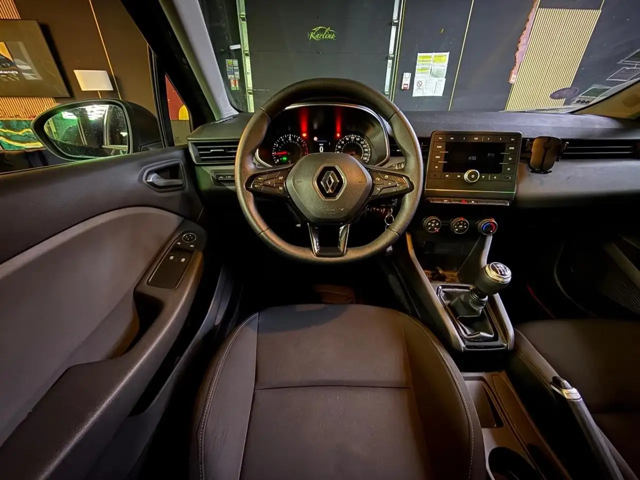 Renault Clio Citadine 5 portes — photo 35