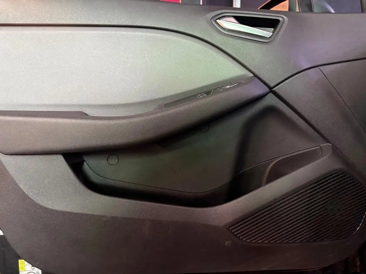 Renault Clio Citadine 5 portes — photo 32