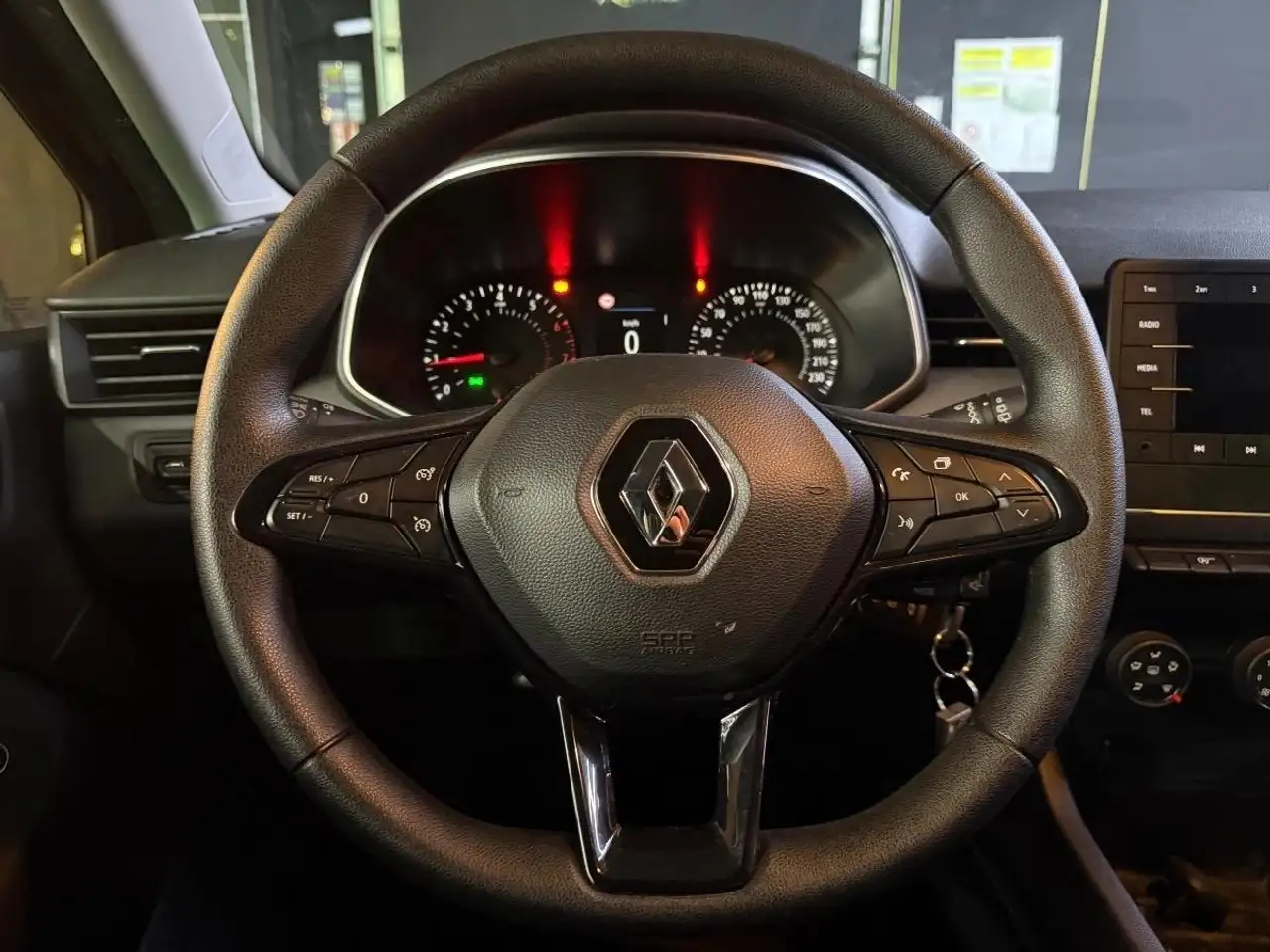 Renault Clio Citadine 5 portes — photo 40