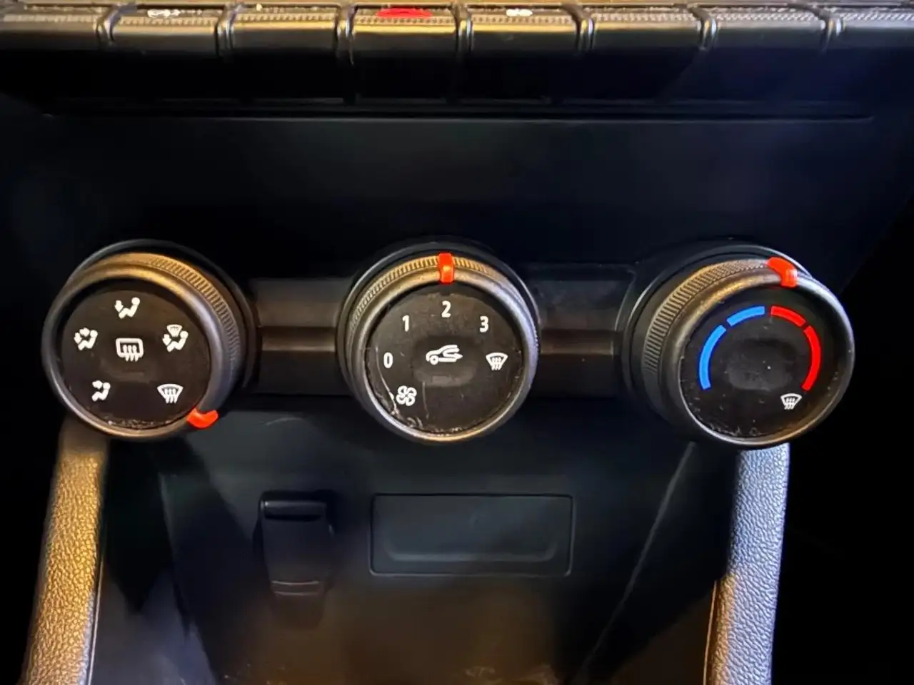 Renault Clio Citadine 5 portes — photo 37