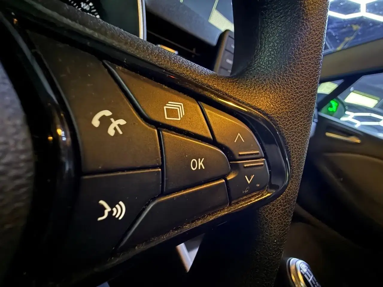 Renault Clio Citadine 5 portes — photo 25
