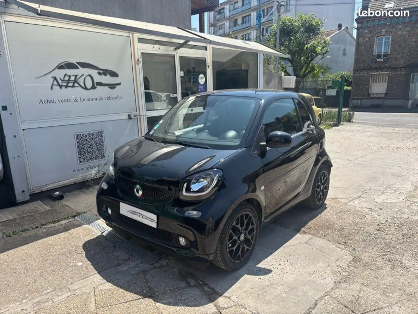 smart forTwo 71ch boite automatique 2ème main carnet complet ga Noir - 1