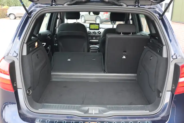 Mercedes-Benz B-Class view 9