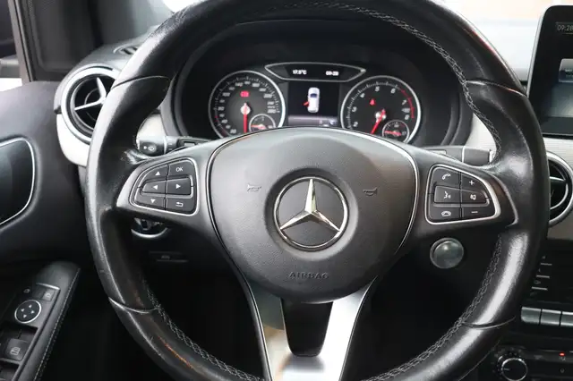 Mercedes-Benz B-Class view 13