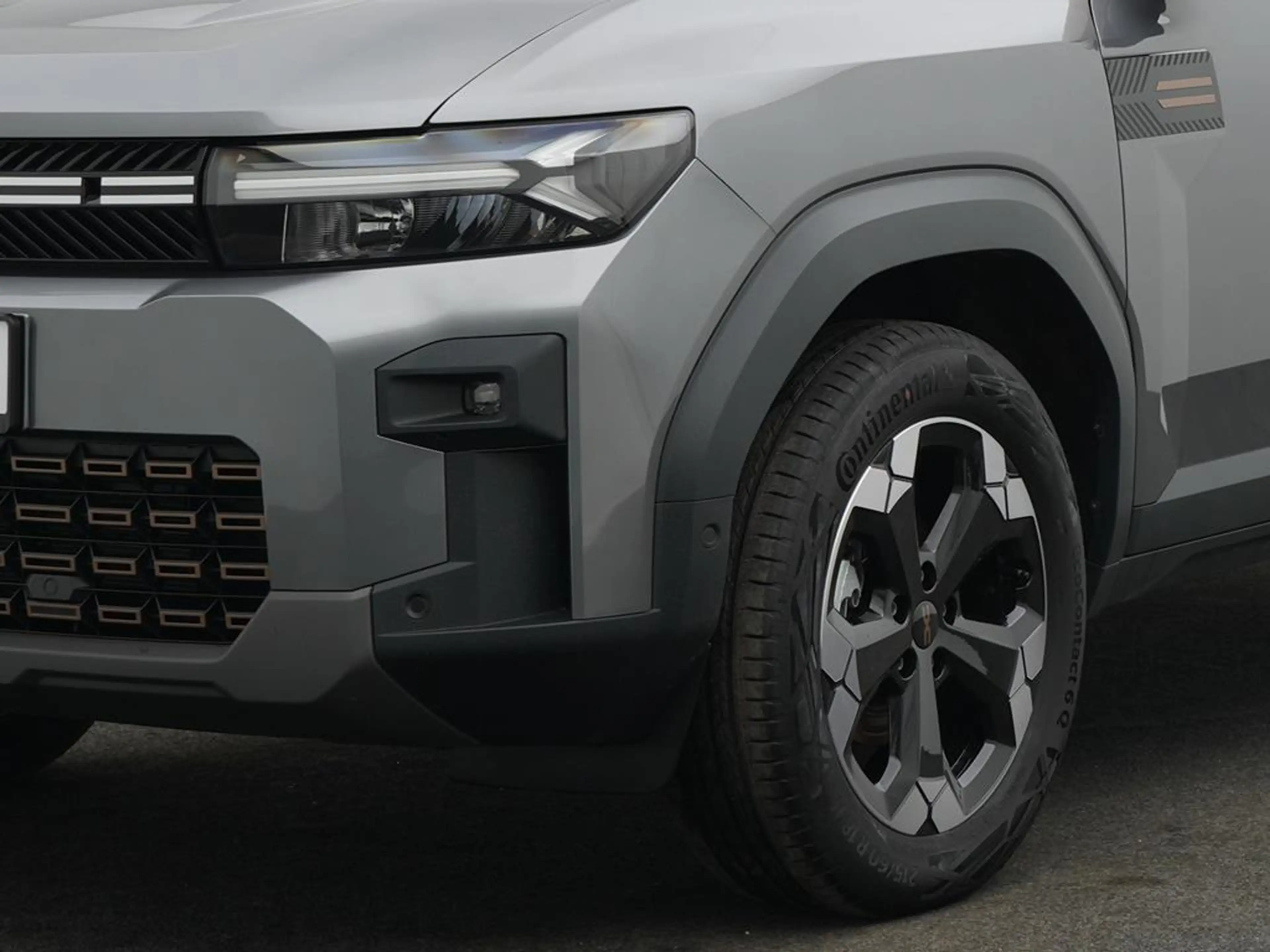Dacia Bigster Extreme Mild Hybrid 140 — photo 11