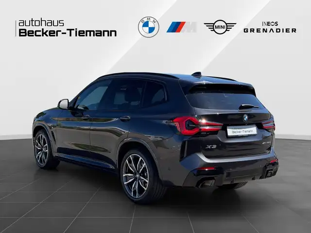 BMW X3 view 4