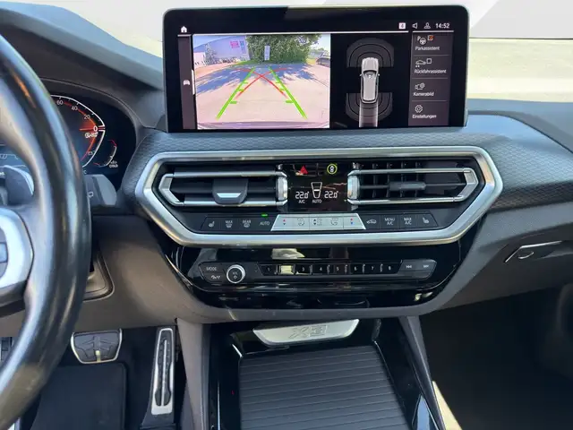 BMW X3 view 10