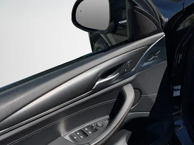 BMW X3 view 14