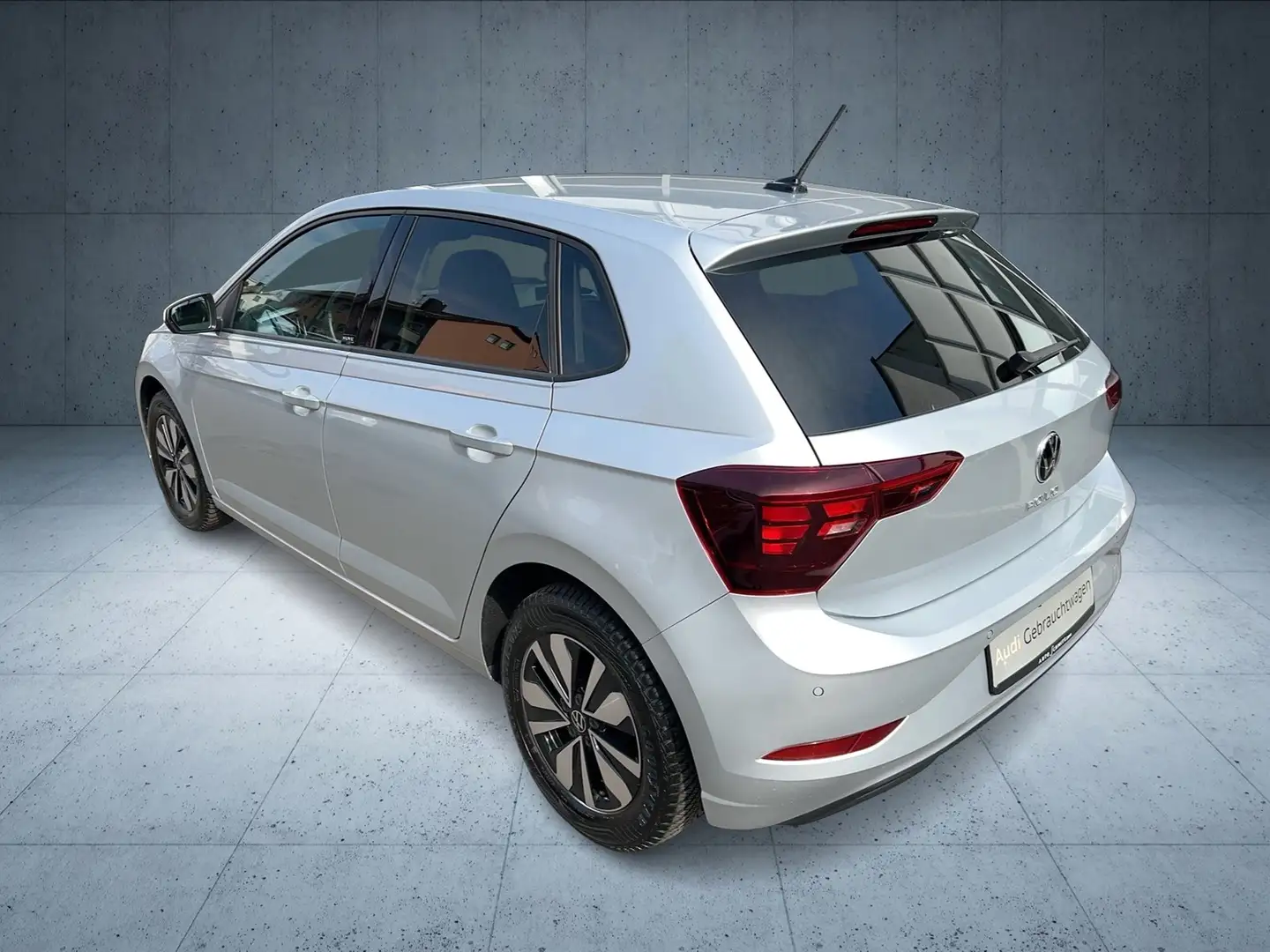 Volkswagen Polo Move 1.0 l TSI DSG Navi Rückfahrkamera Silber - 2