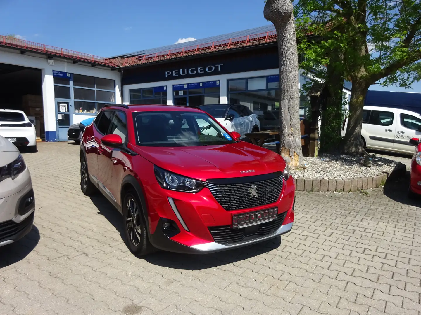 Peugeot 2008 Allure Pack/Klima/Navi/PDC+Kamera h/SHZ/1-Hand - 1