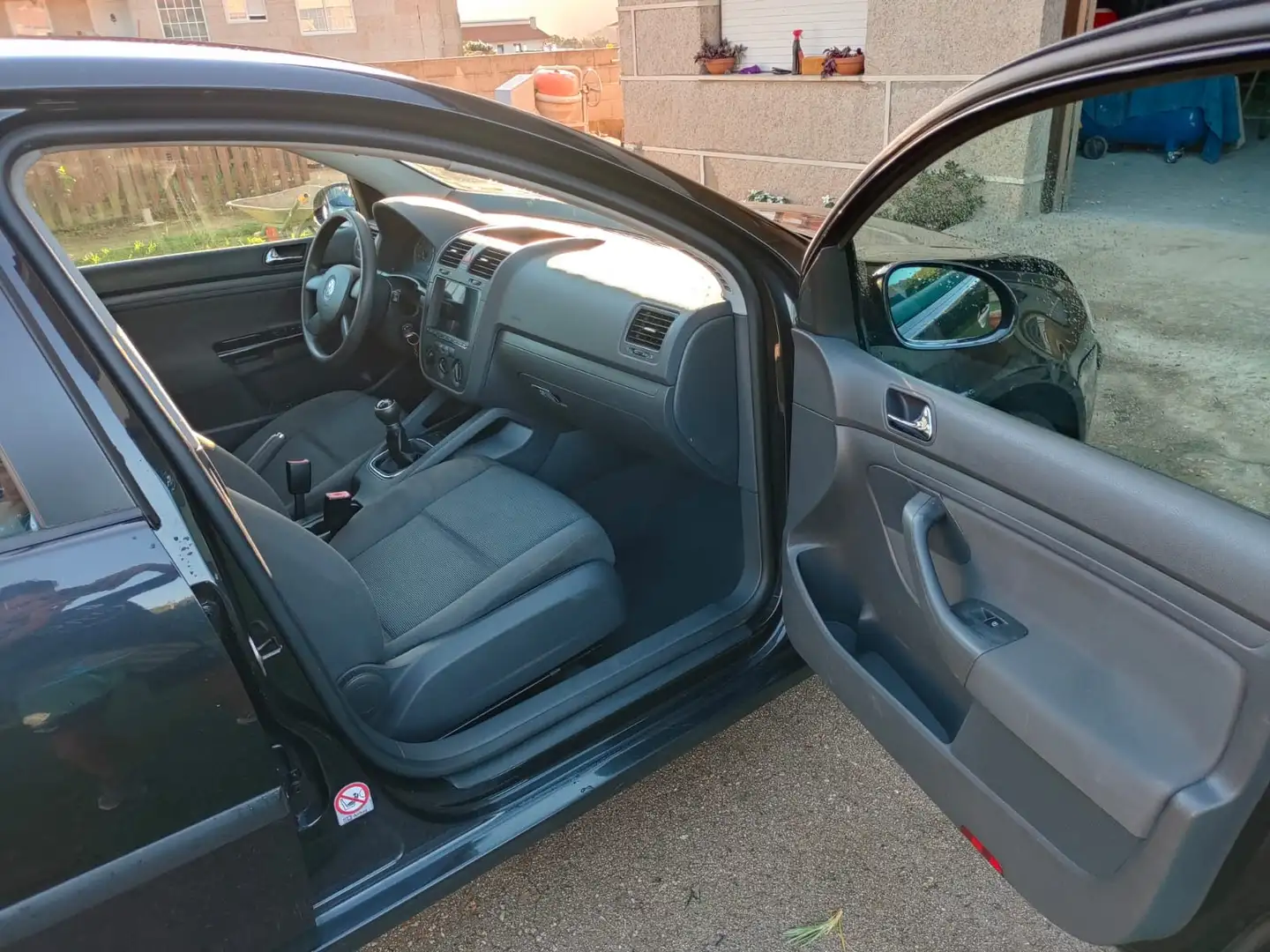 Volkswagen Golf 1.6 FSI Highline - 2