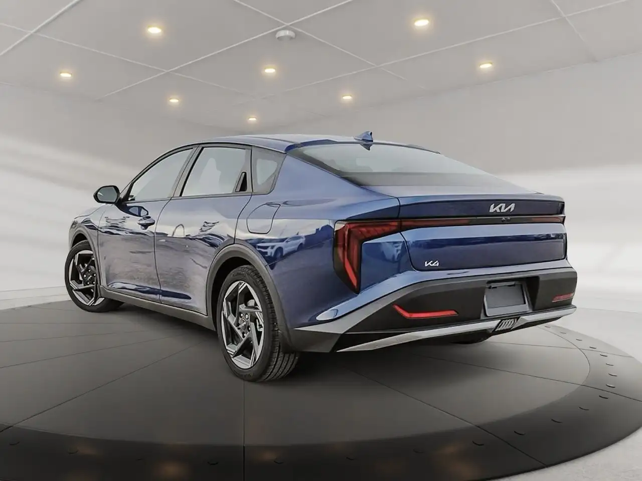 Kia K4 снимка Kia K4